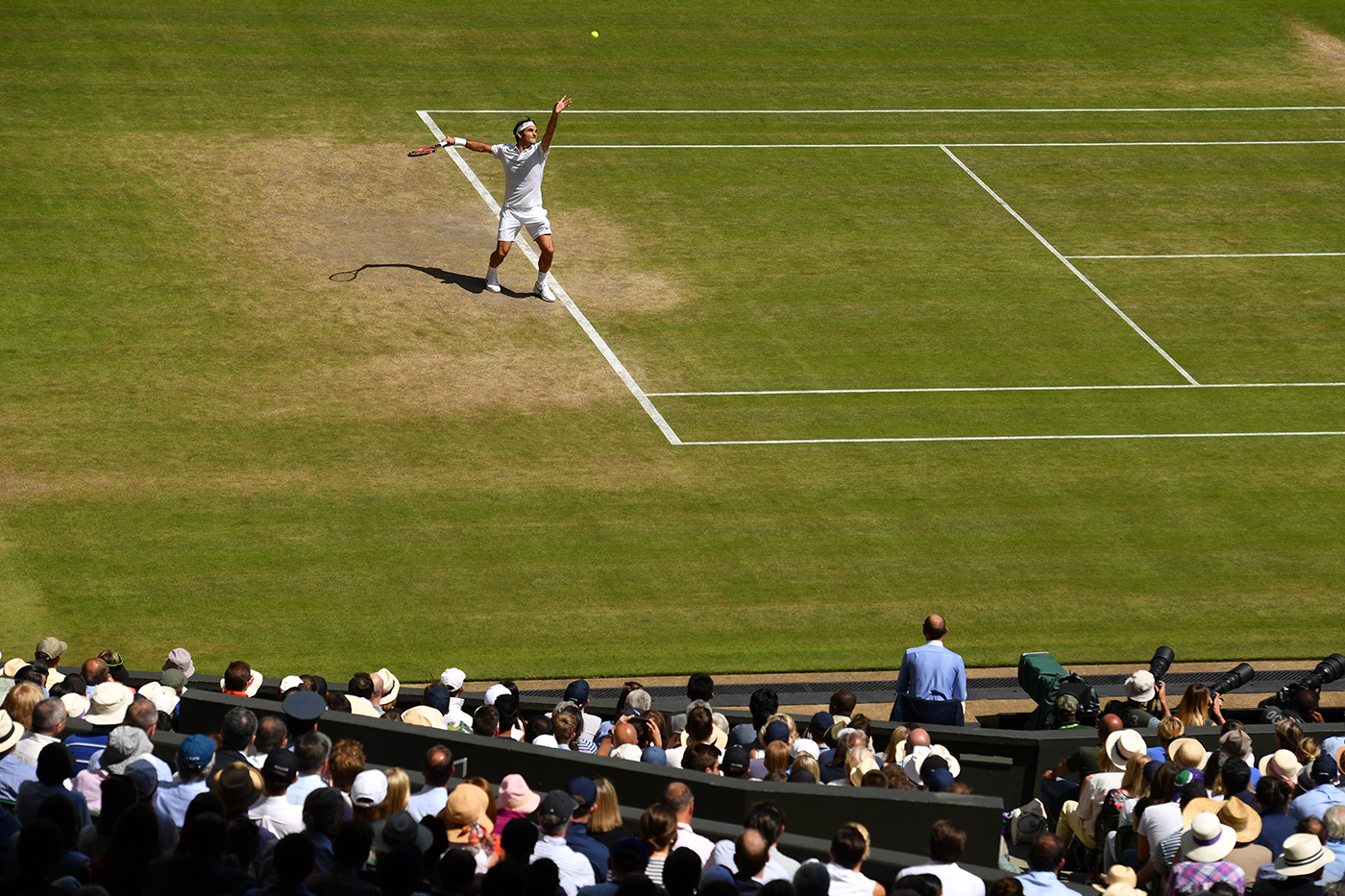 Federer giocherà venerdì la sua undicesima semifinale a Wimbledon