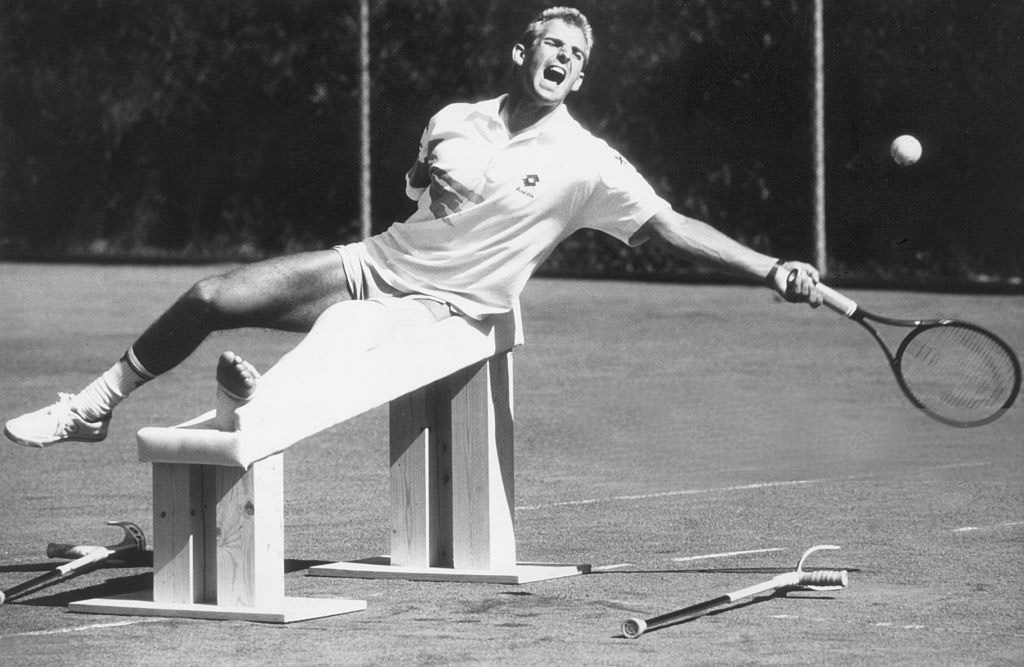Nel 1989, a Miami, Muster viene investito prima della finale con Lendl. Lui si allena e torna a giocare a settembre. Tornerà a Miami e vincerà il torneo l'anno dopo.